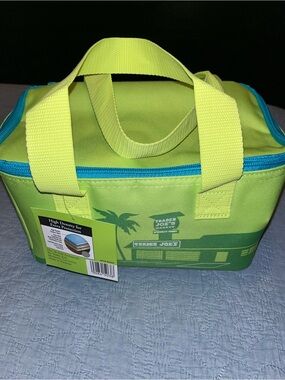 *NWT* Trader Joe’s Mini Insulated Bag